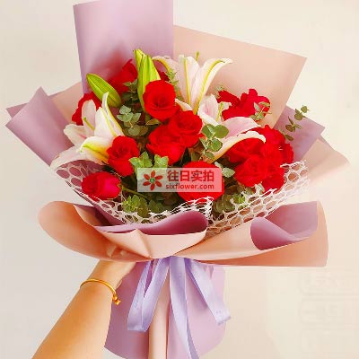 铜陵18朵红玫瑰百合，真情相守一生